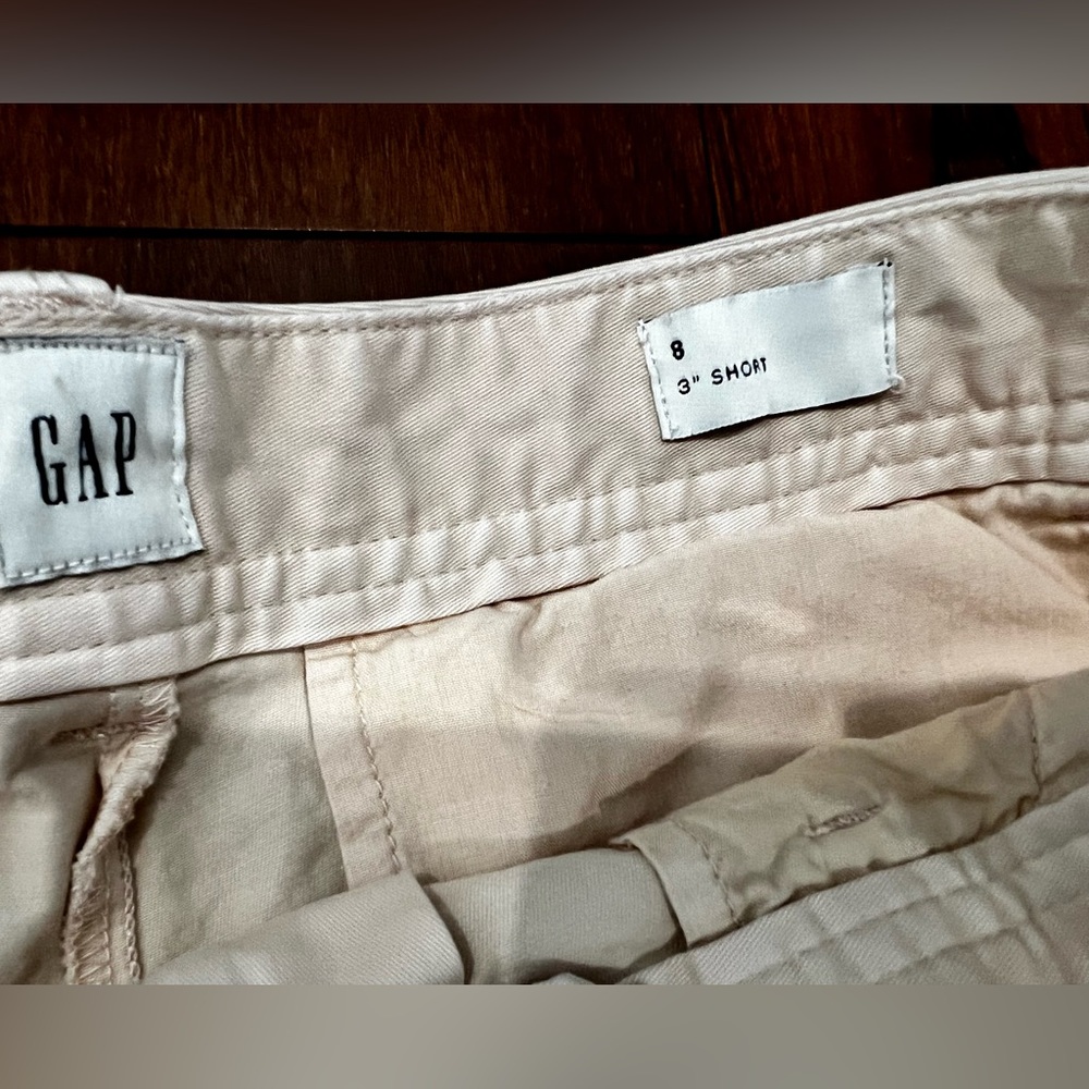 GAP Shorts - Picture 5 of 5